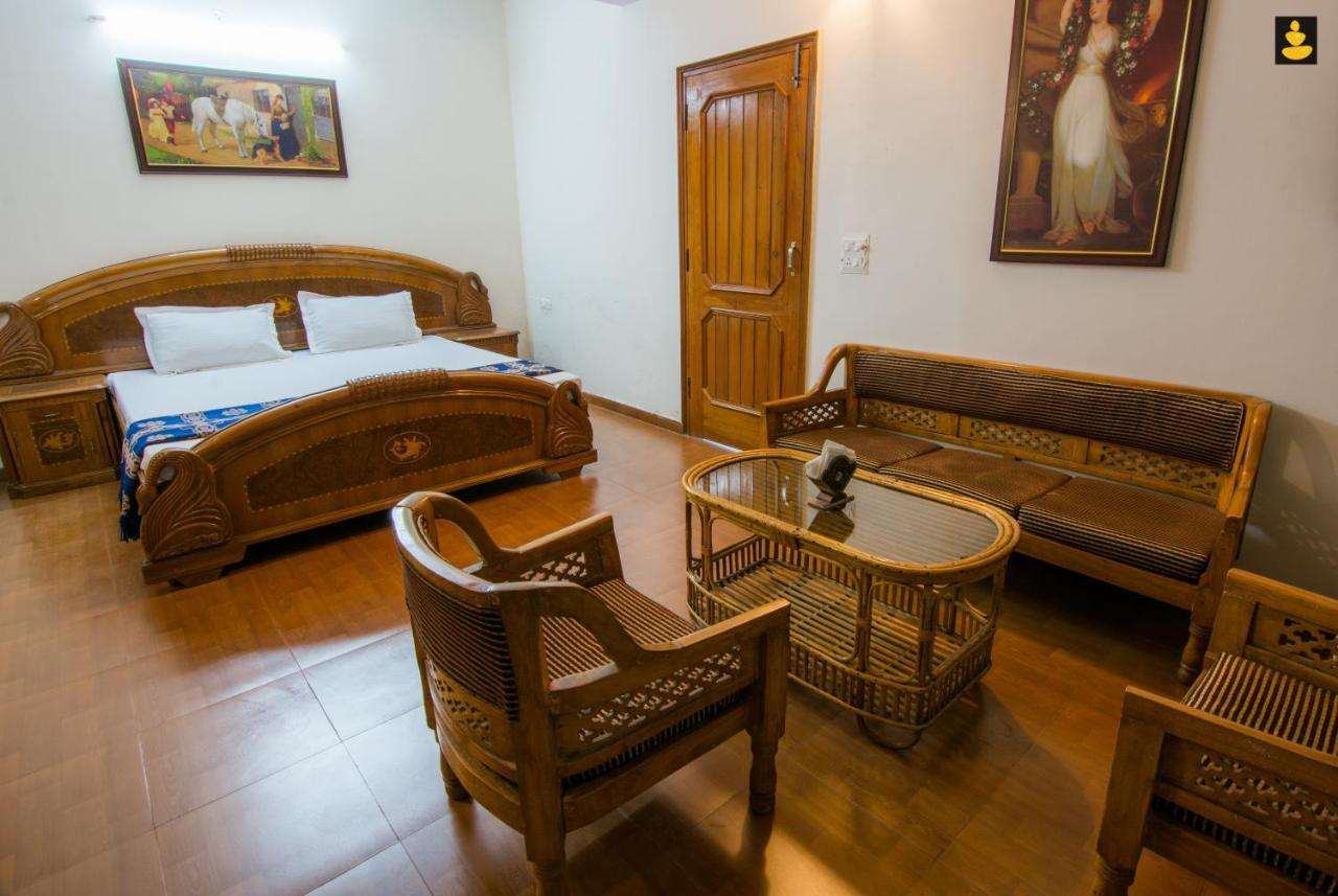Livingstone 2Bhk Cozy Homestay In Kasauli Hills Exterior foto